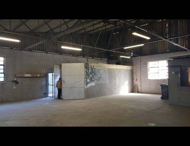 200M² FACTORY RENTED IN BLACKHEATH INDUSTRIAL